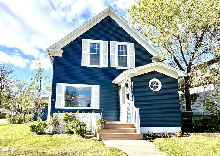 Property Photo:  303 6th Street NE  ND 58401 