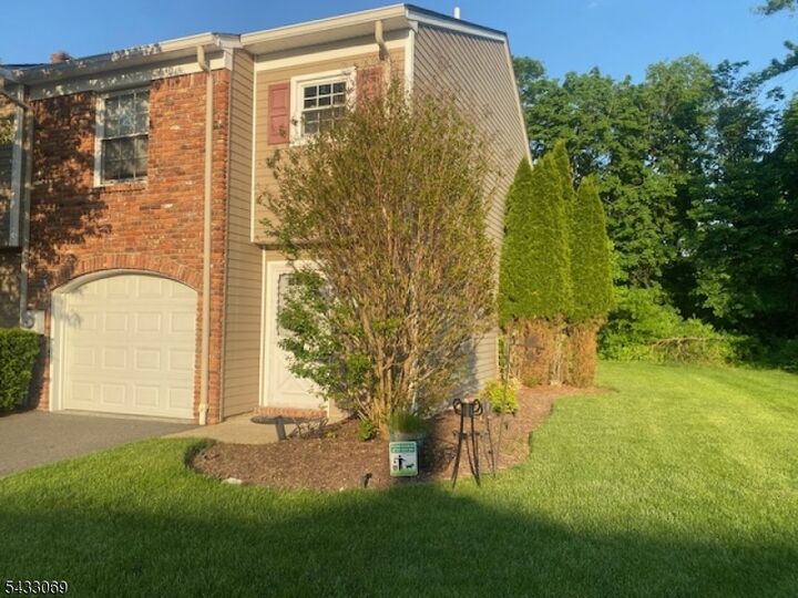 Property Photo:  33 Dena Dr 33  NJ 07465 