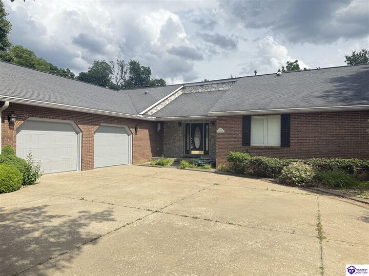 Property Photo: 713 Freeman Lake Road KY 42701