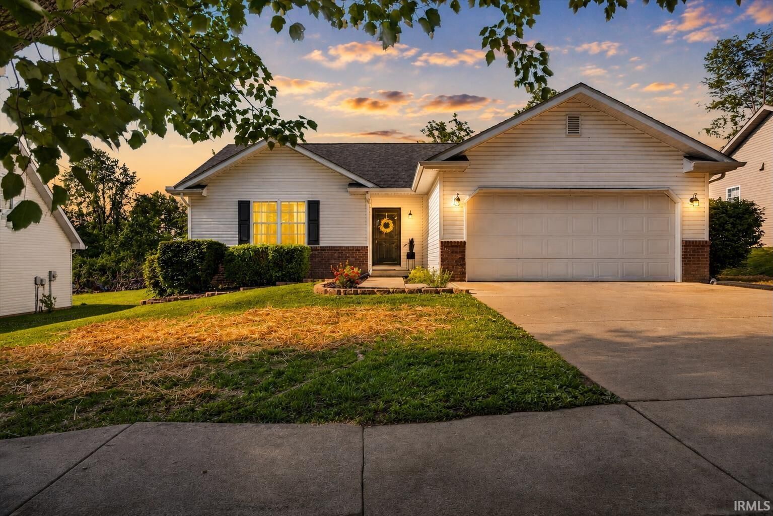 Property Photo:  412 E Cardinal Glen Drive  IN 47401 