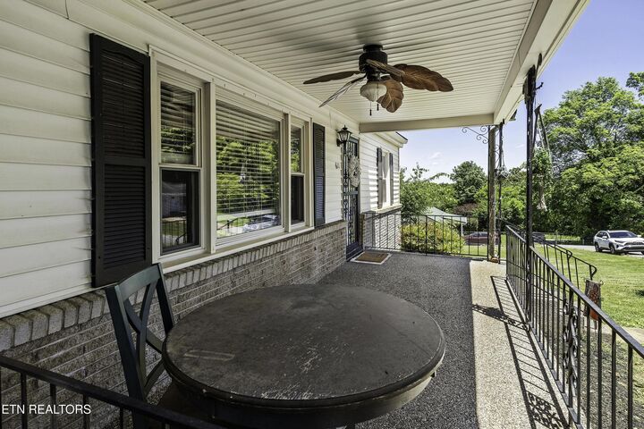 Property Photo:  611 W 6th Ave  TN 37771 