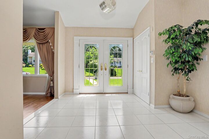 Property Photo:  86 Somerset Road  NY 10804 