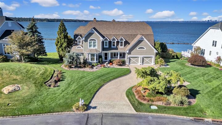 Property Photo:  40 Pembroke Drive  NY 11542 