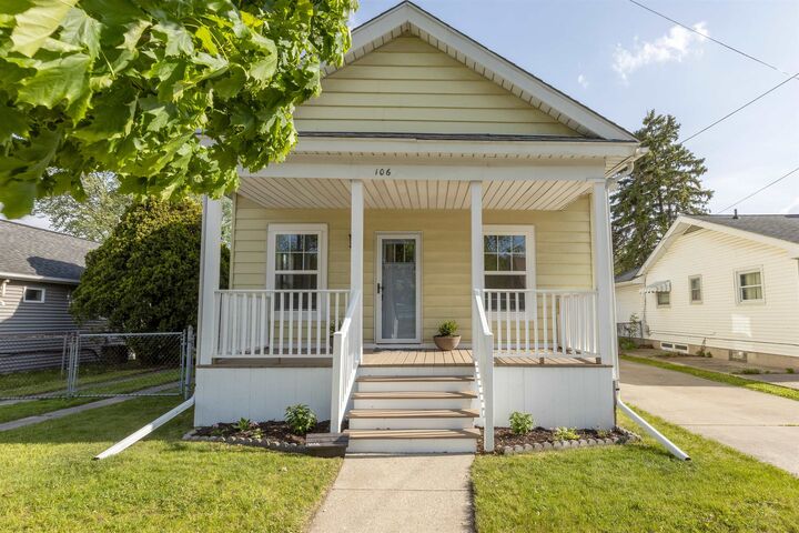 Property Photo:  106 E North Union  MI 48706 