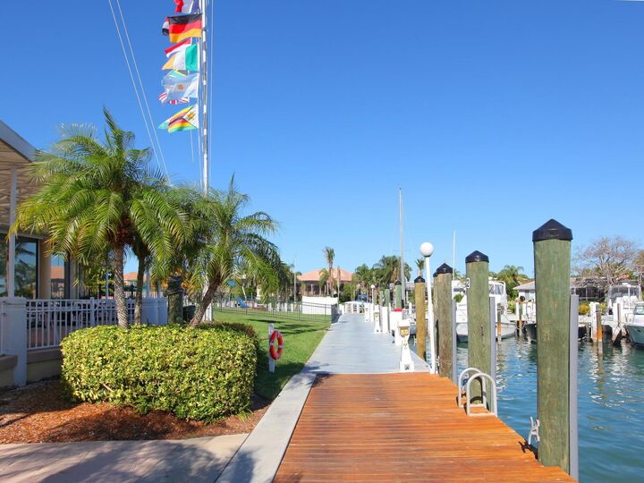 Property Photo: 509 Spoonbill Way FL 34236