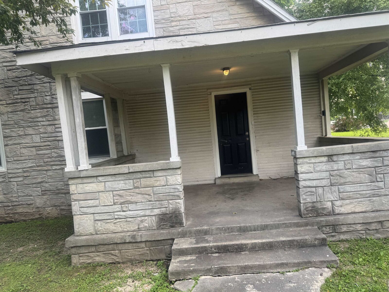 Property Photo:  1841 James Rd  TN 38127 