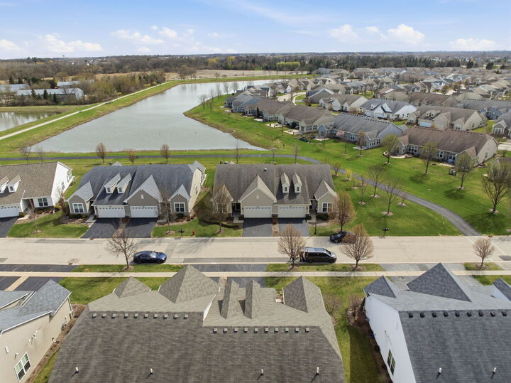 Property Photo:  561 Autumn Circle  IL 60140 