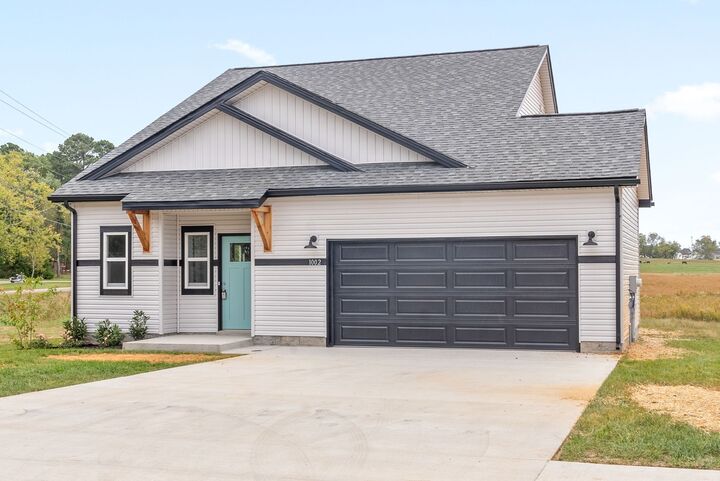 Property Photo: 2725 Brewster Dr TN 37042