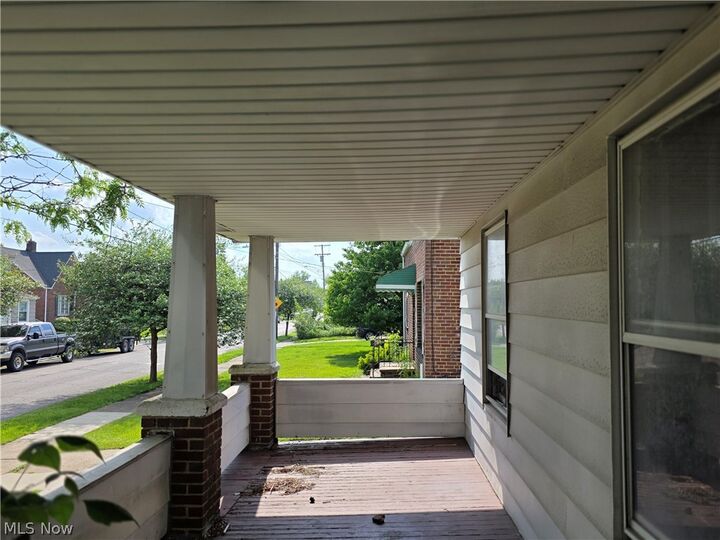 Property Photo: 19509 Kewanee Avenue OH 44119