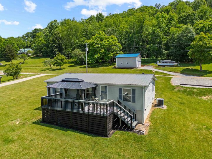 Property Photo: 4276 Paradise Road VA 24347