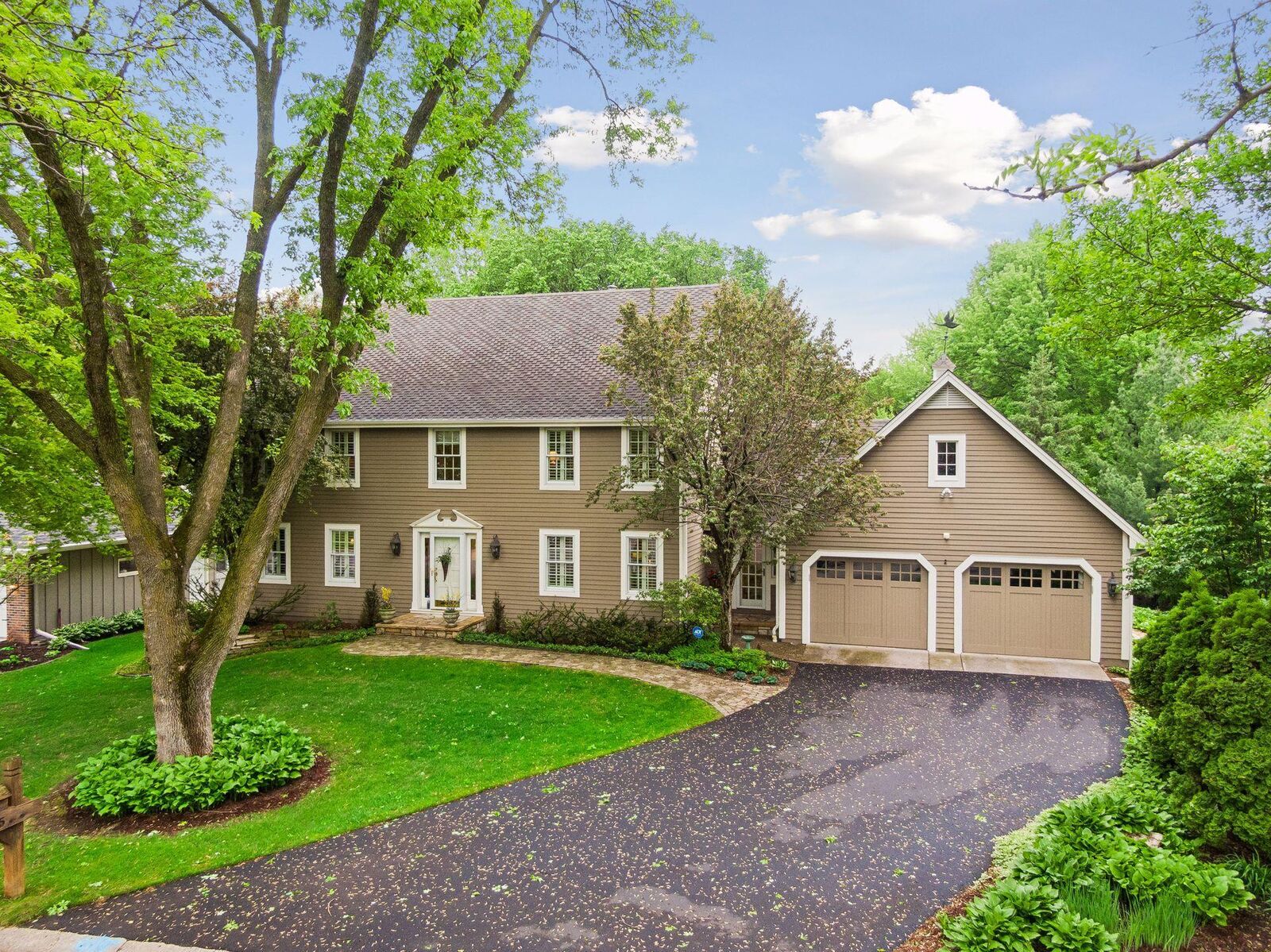 Property Photo:  925 Brockton Lane N  MN 55447 
