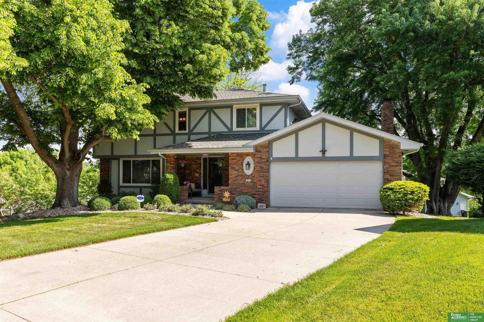 Property Photo:  1811 S 167th Avenue Circle  NE 68130 