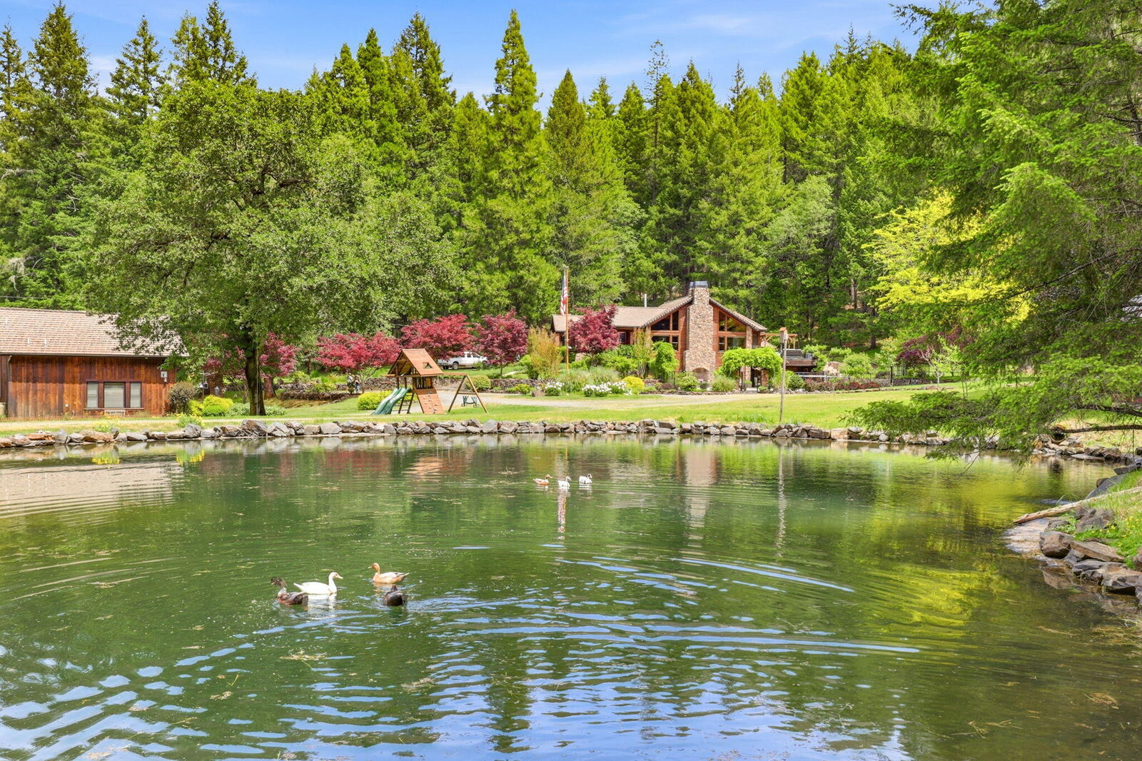 Property Photo:  985 Elliott Creek Road  OR 97543 