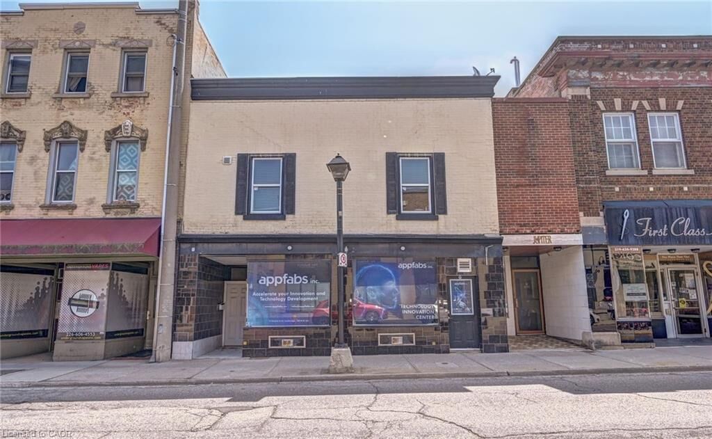 Property Photo:  13-15 Ainslie Street 3  ON N1R 3J3 