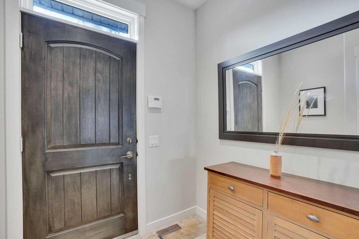 Property Photo:  4120 16 Street SW  AB T2T 4H6 
