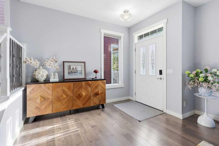Property Photo:  122 Ypres Green SW  AB T2T 6M1 