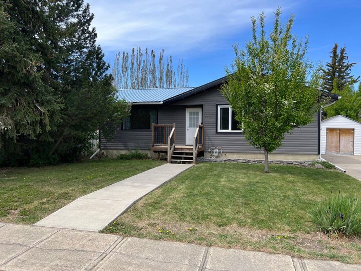 Property Photo:  2128 24 Street  AB T1M 1J3 
