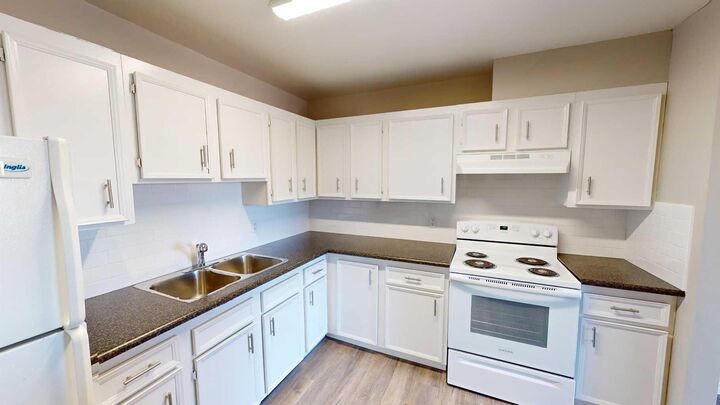 Property Photo:  10201 108 Avenue 306  AB T8V 1P4 