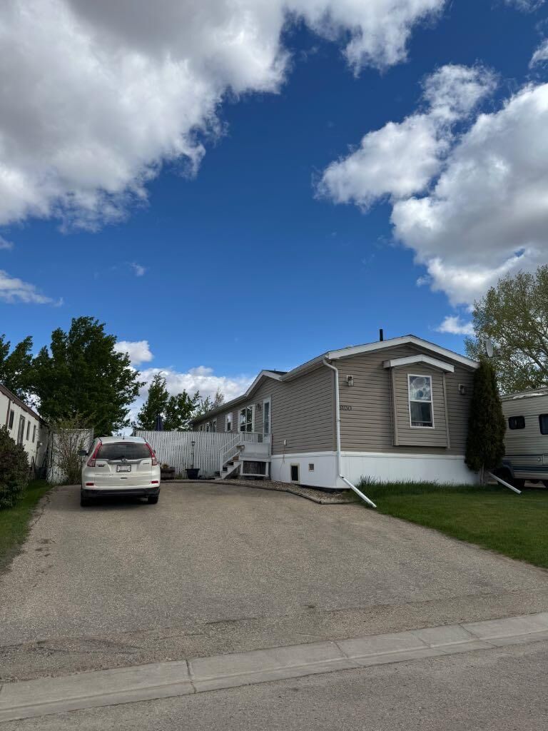 Property Photo:  9730 120 Avenue  AB T8V 5H3 