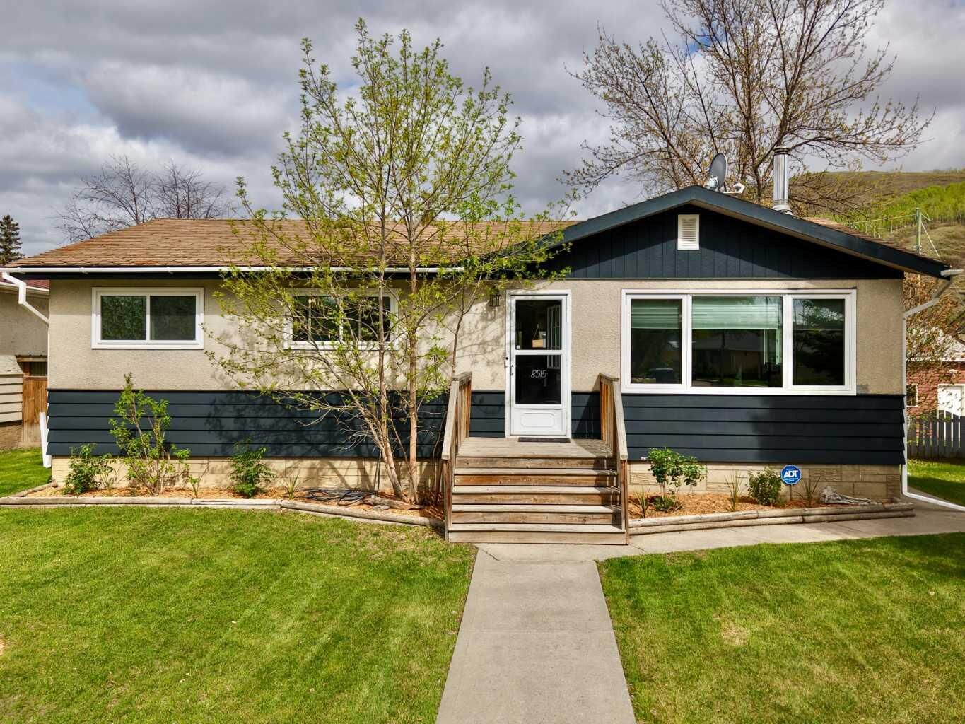 Property Photo:  8515 97 Street  AB T8S 1G4 