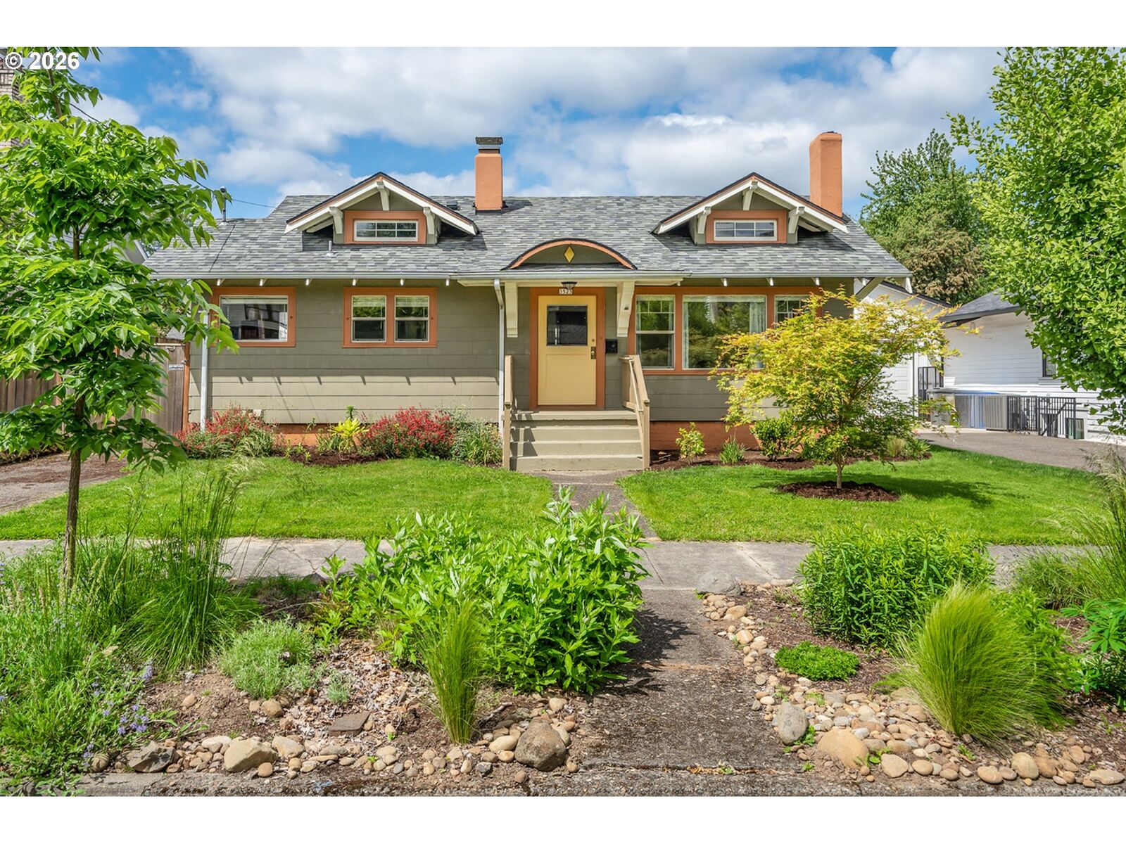 Property Photo:  3523 NE 70th Ave  OR 97213 