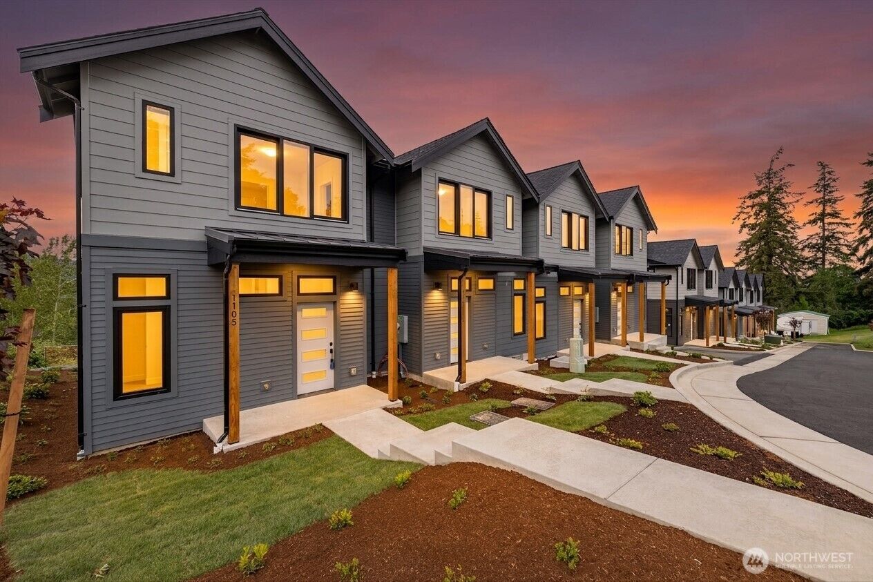 Property Photo:  1109  Divine Lane  WA 98229 