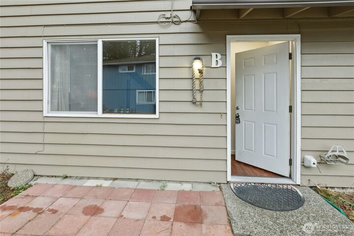 Property Photo:  1266  Woodgate Avenue B  WA 98270 