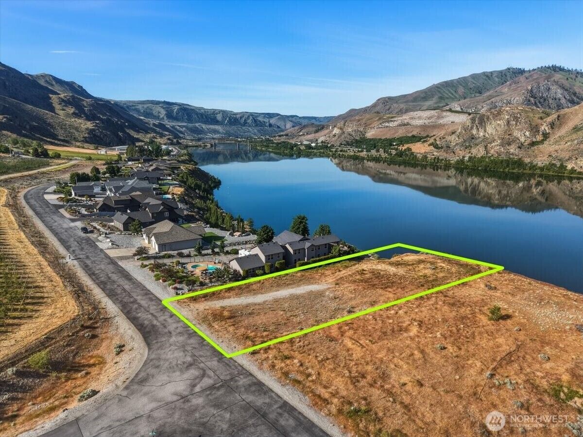 Property Photo: 33 S Shore Drive WA 98843