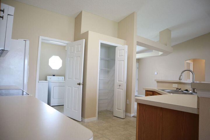 Property Photo:  2392 SE Stonecrop Street  FL 34984 