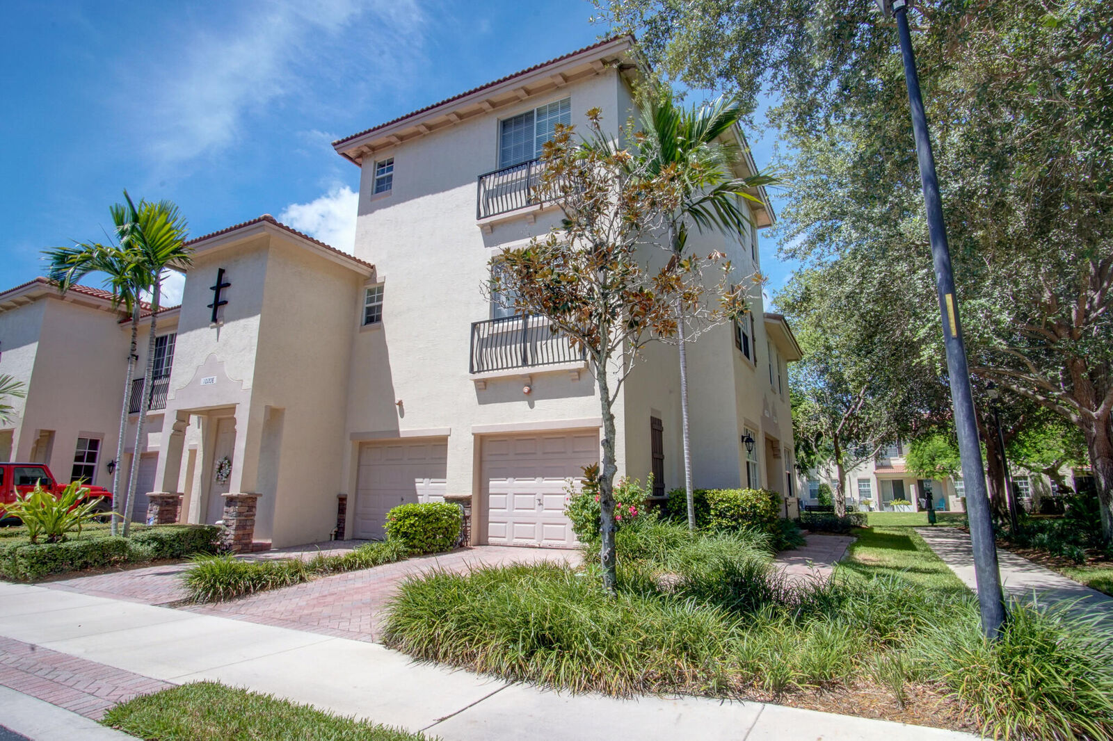 Property Photo: 1020 E Longport Circle F2 FL 33444