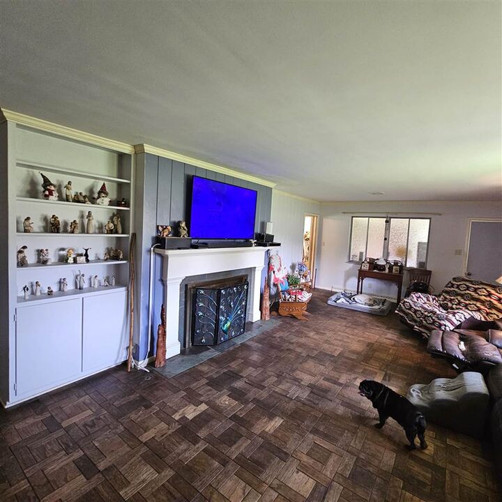 Property Photo:  302 East Drive  IN 47331 