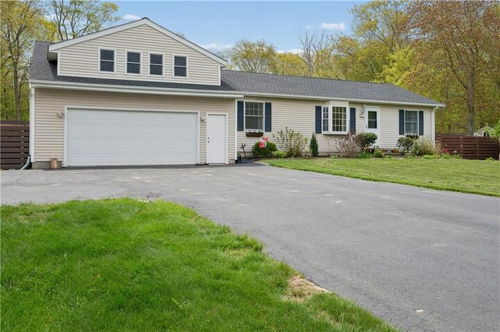 Property Photo:  20 Oak Hill Drive  RI 02822 