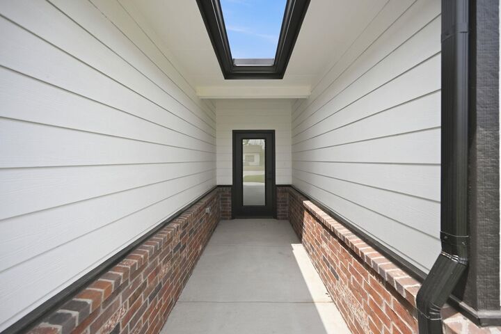 Property Photo:  502 E Elmwood St  KS 67147-1123 