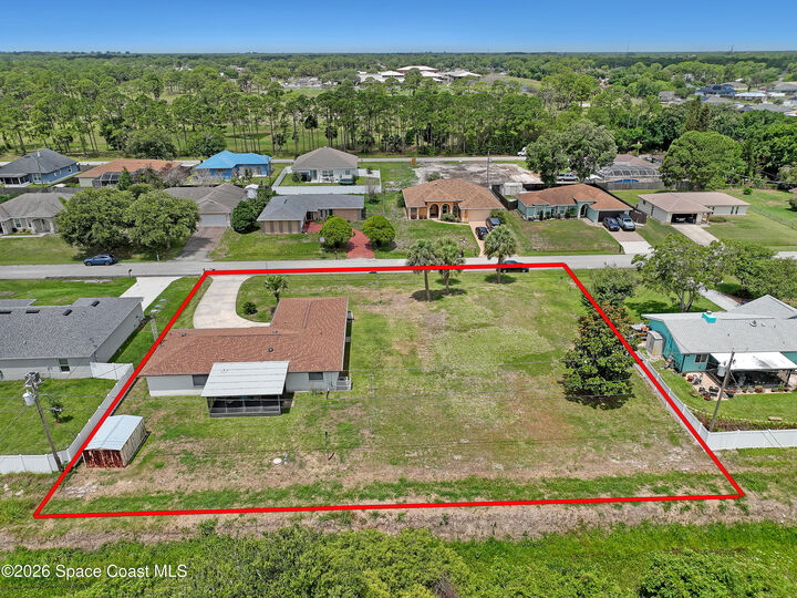 Property Photo: 431 Ellington Avenue SE FL 32909