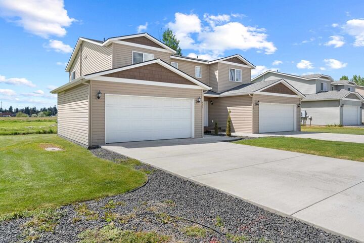 Property Photo:  931-933 N Stanley St  WA 99022 