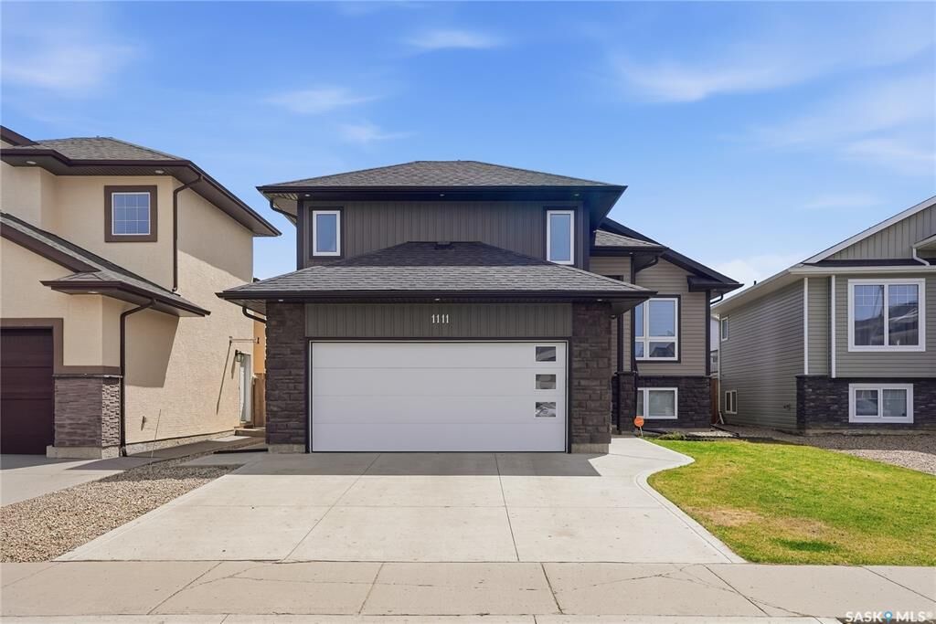 Property Photo:  1111 Evergreen Boulevard  SK S7W 0R5 