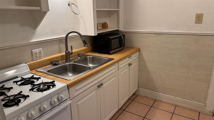Property Photo:  1020 W 11th Avenue  OK 74074 