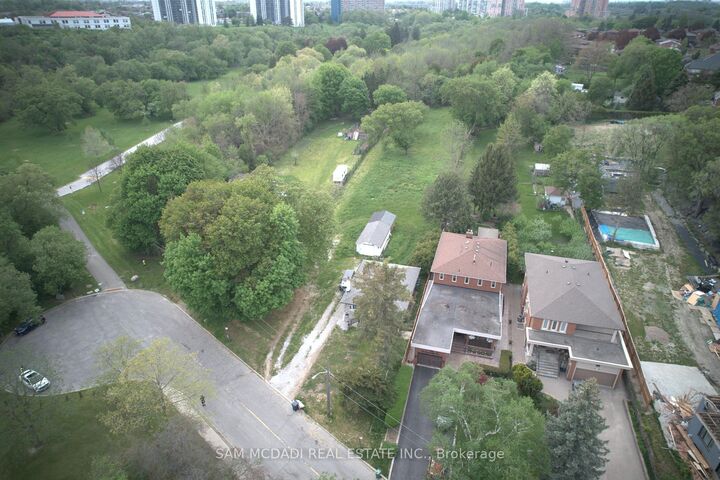 Property Photo:  148 Rowntree Mill Road S  ON M9L 1C9 