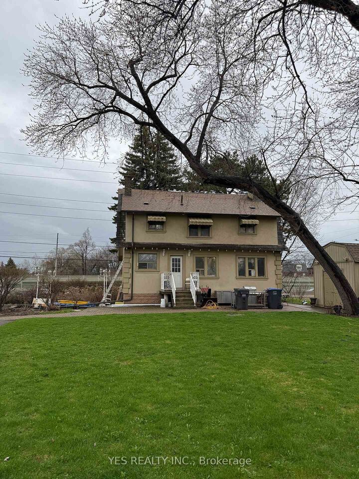 199 North Service Road — photo 1