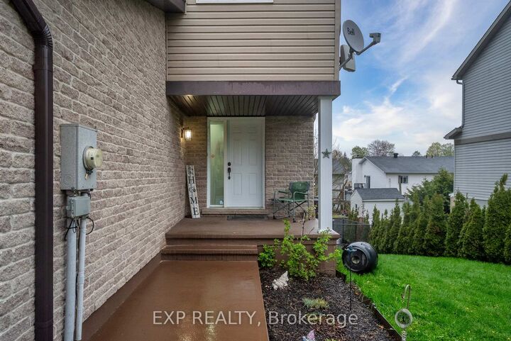 Property Photo: 939 Payer Street ON K4K 1N2