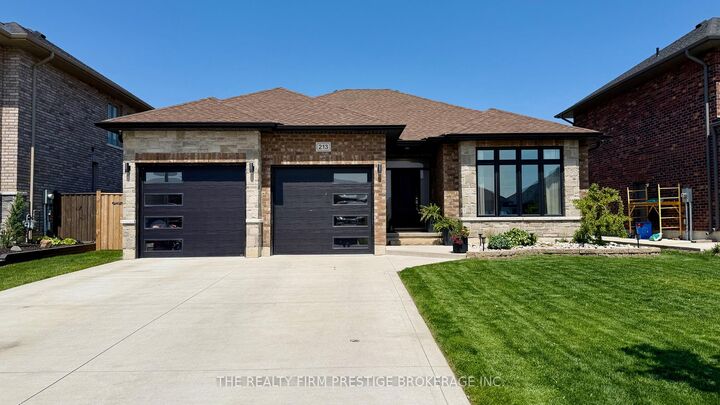213 Leitch Street — photo 1