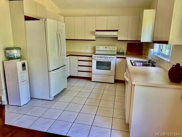 Property Photo:  1825 Lackehaven Dr  BC V0R 1X6 