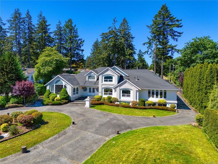 Property Photo: 2415 Departure Bay Rd BC V9S 3W1