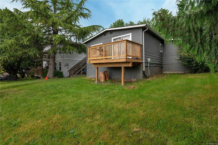 Property Photo:  943 Hemlock St  BC V9W 3E5 