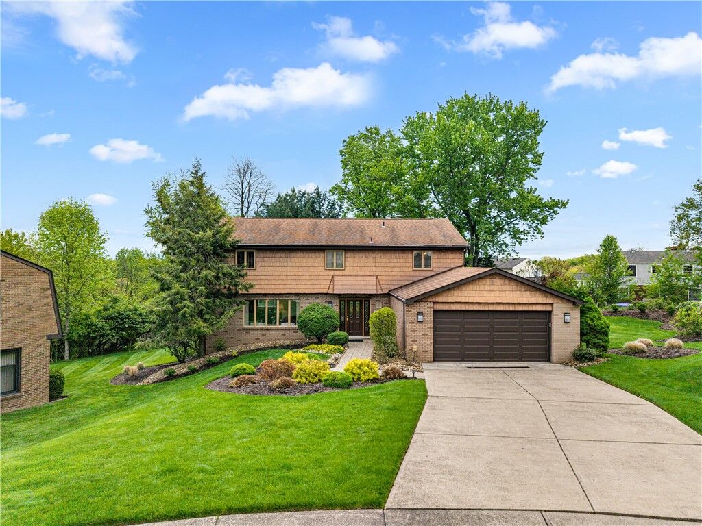 Property Photo:  120 Windsor Court  PA 15146 