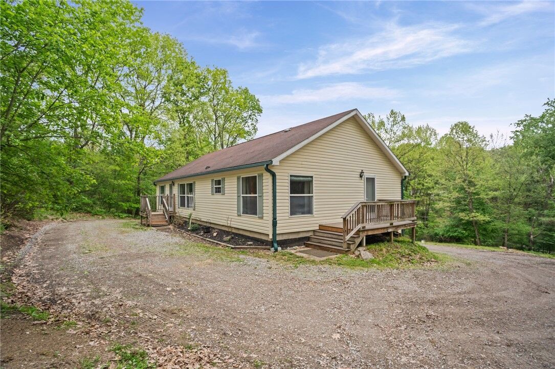 Property Photo:  107 Erbes Ln  PA 16046 