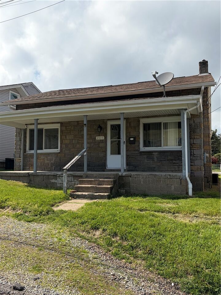 Property Photo:  204 University  PA 15147 