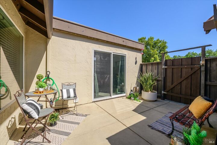 Property Photo: 225 Fairoaks Drive CA 95688
