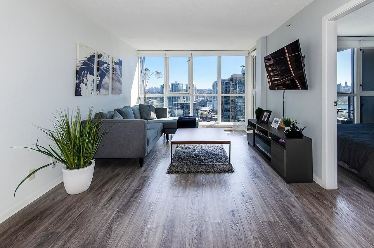 Property Photo:  125 E 14th Street 1501  BC V7L 0E6 