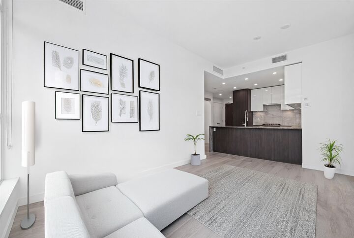 Photo de la propriété: 5333 Goring Street 907 BC V5B 3A2